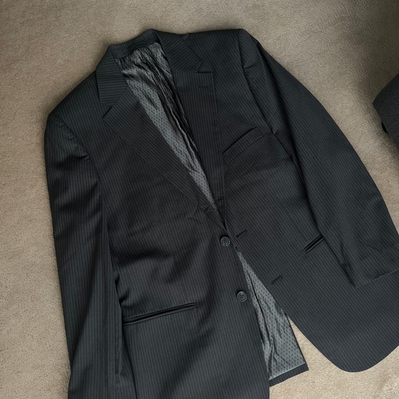 SOLD Grey pin stripe blazer - Picture 3 of 4